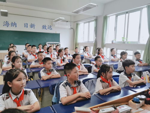 匯聚國防力量 青島市市南區(qū)實驗小學(xué) 慧創(chuàng)城 紅色開城第一課