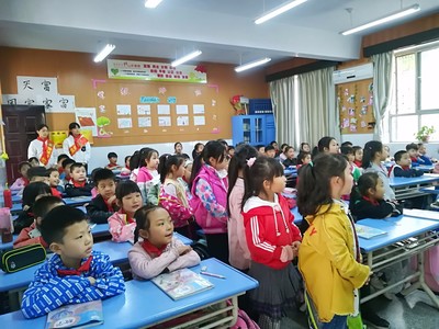 鄭州管城區實驗小學迎來電力機械廠幼兒園小朋友參觀