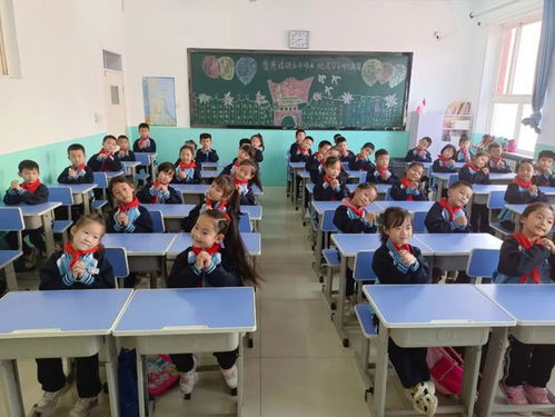 縣第四實驗小學(xué) 課桌舞 助力校園 雙減