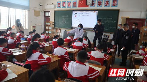 慈利縣金慈實(shí)驗(yàn)小學(xué) 模擬食品安全突發(fā)事件 鍛煉團(tuán)隊(duì)?wèi)?yīng)急處理能力