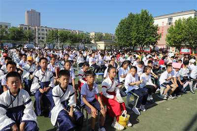 青春不散場 夢想正起航 萊蕪第二實驗小學(xué)舉行2018級畢業(yè)典禮
